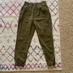 Green Joggers Medium Old Navy women’s pants